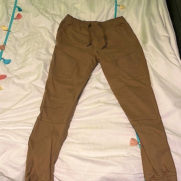 I’m selling size small cargo pant.The brand is ploreo. - Picture 1 of 2